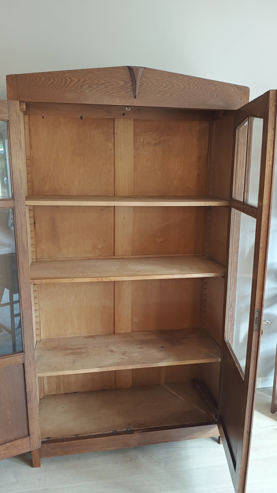 Image 1 of Art deco vitrinekast met karakteristieke details