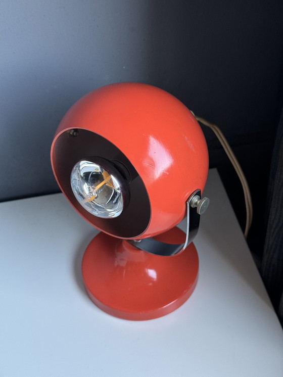 Image 1 of Lampada da tavolo a forma di occhio in stile Space Age, rossa/arancione – Icona del design retrò anni '70
