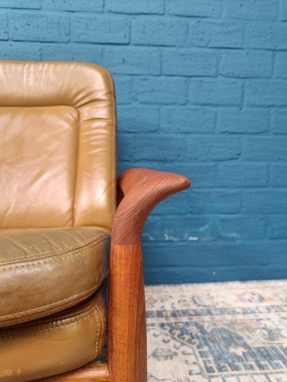 Image 1 of 2 poltrone di design vintage con 1 poggiapiedi, design danese, anni '60