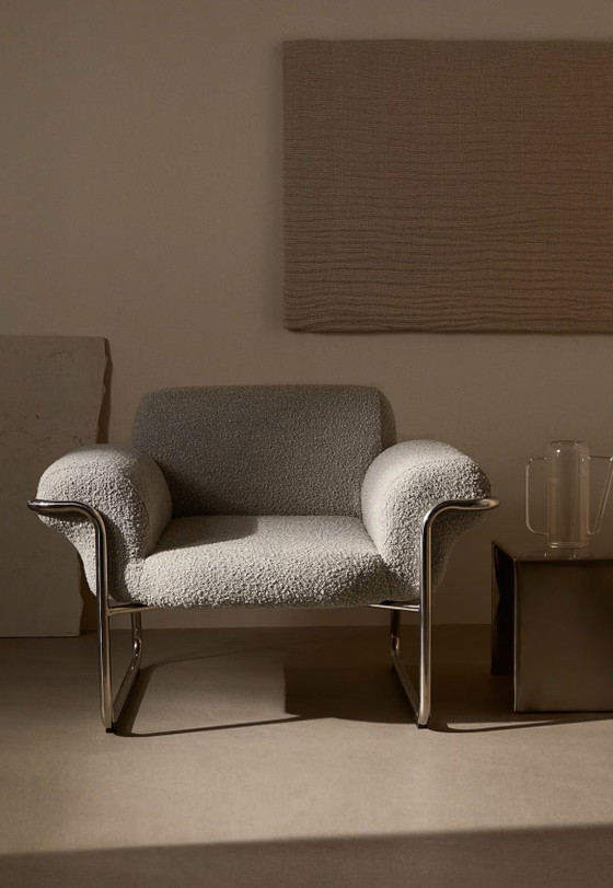 Image 1 of Fauteuil Design Vintage Contemporain Tissu Bouclette Beige Et Structure Chromée