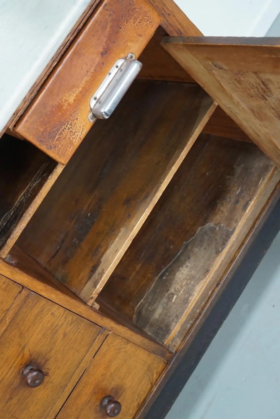 Image 1 of Gran mostrador antiguo Art Déco de chocolate alemán de roble y mármol, década de 1920