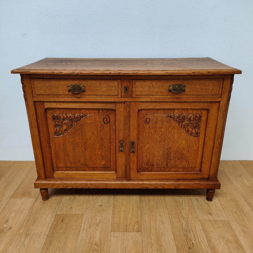 Antique, Vintage wooden chest of drawers dresser, small chest of drawers