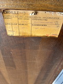 Vintage mid century formule meubel secretaire met bijpassende kast met glazen schuifdeurtjes