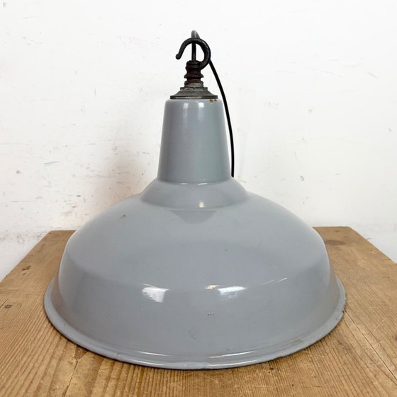 Image 1 of Lámpara colgante industrial británica de esmalte gris, década de 1960