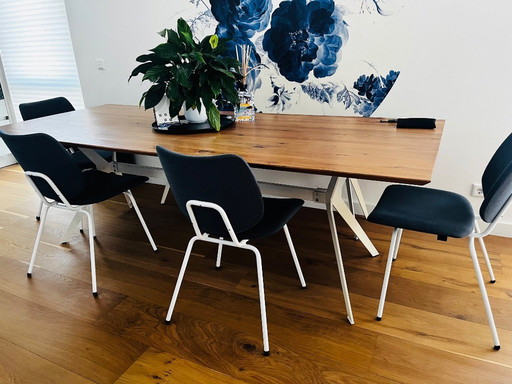 Bodilson Flish dining chairs