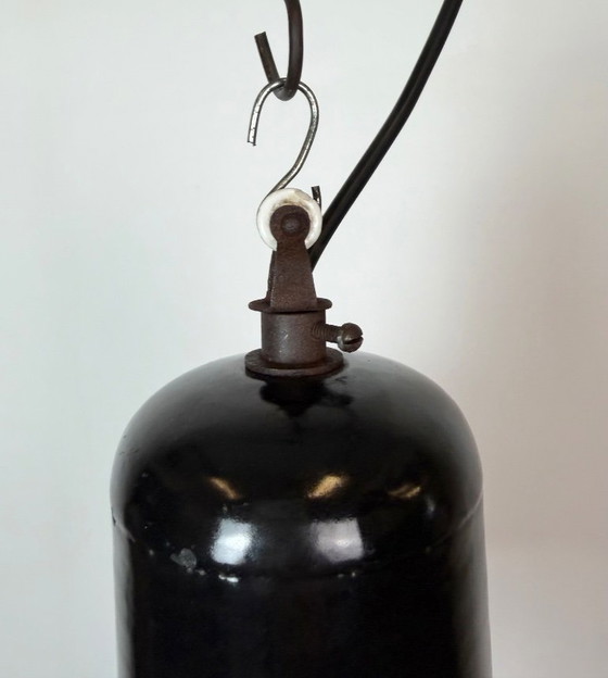 Industrial Black Enamel Factory Pendant Lamp, 1950s – Iron (photo 10 of 18)