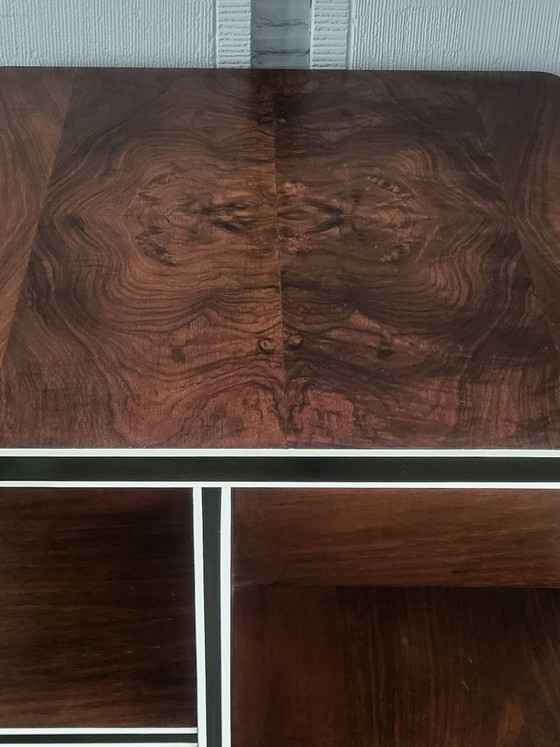 Image 1 of Couchtisch im Art-déco-Stil von Waring & Gillow, 1930er Jahre, Nussbaum, Tischplatte aus Wurzelnussholz.