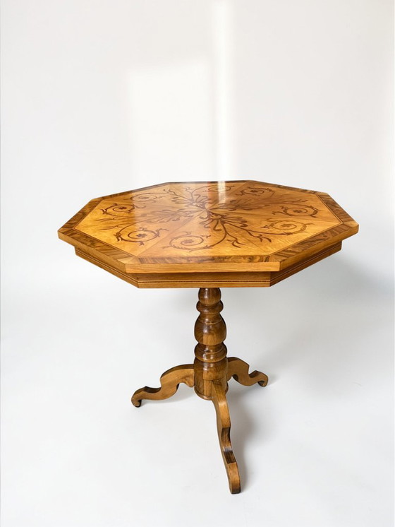 Image 1 of Antieke salontafel met inlegwerk, circa 1900, Biedermeier-stijl, walnootfineer, bijzettafel, vintage tafel