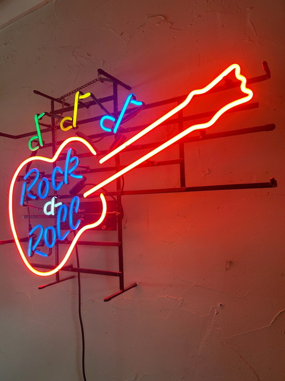 Neon zu verkaufen – Wandleuchten, Glas, Metall (photo 3 of 5)