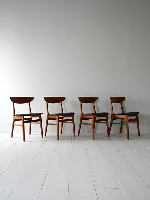Quatre chaises vintage en teck danois par Farstrup