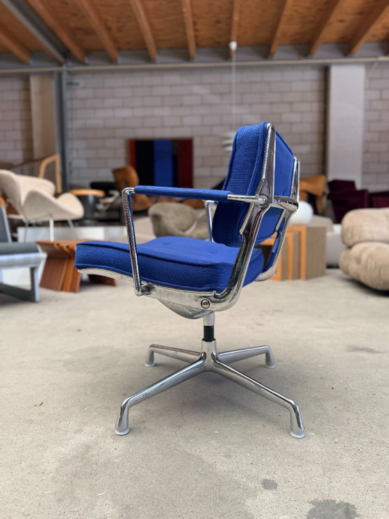 Sedia intermedia Herman Miller ES102 di Charles & Ray Eames (disponibilità: 6) – Poltrone, Chrome, Textile (photo 9 of 17)
