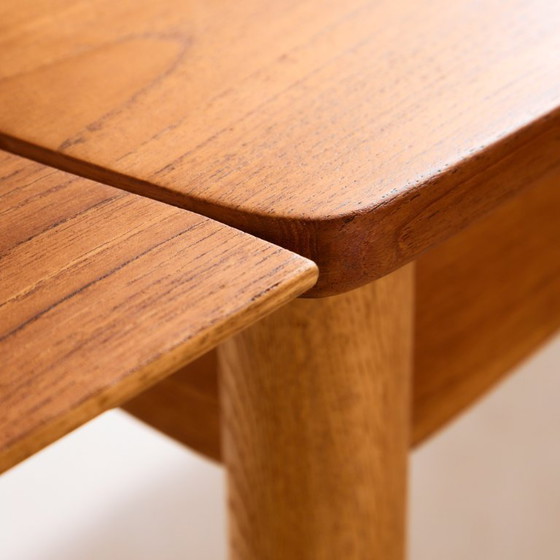 Image 1 of MK11104 Table de salle à manger restaurée en teck et chêne