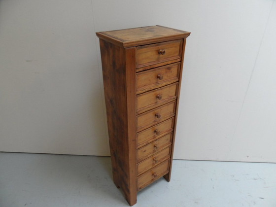 Image 1 of Antieke grenenhouten ladekast