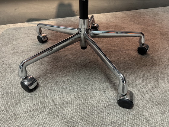 Image 1 of Vitra EA219 Softpad Bürostuhl in sehr sauberem Zustand | 5 Jahre Garantie