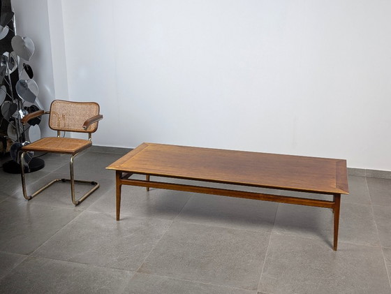 Image 1 of Skandinavischer moderner großer dänischer Teak-Couchtisch aus den 1950er Jahren