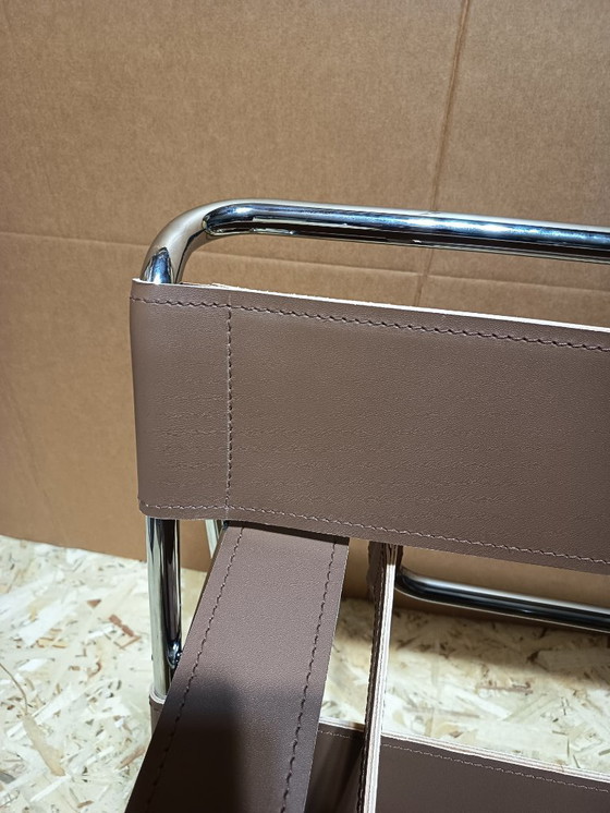 Image 1 of Poltrone Knoll Wassily B3 2 nuove/usate in pelle color noce di Marcel Breuer € 4.400