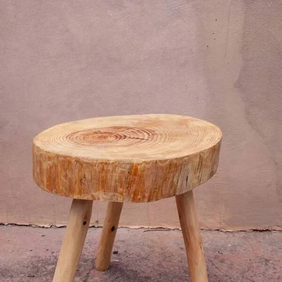 Tabouret trépied en bois brut – Scandinavian (photo 3 of 6)