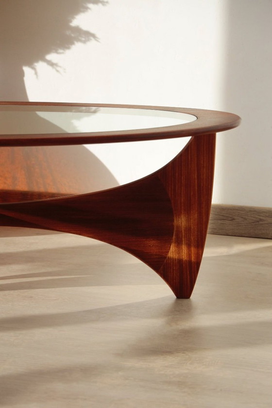 Image 1 of Table basse ovale - Modèle Astro - G Plan - N°2