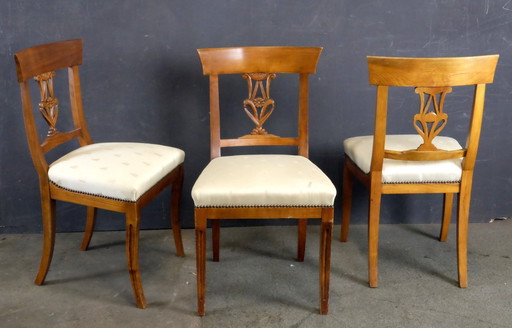 Empire-Stühle aus der Zeit um 1820.