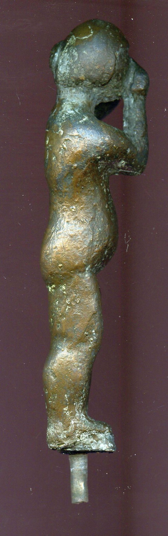 Image 1 of Statua di bronzo che fa il pollice alla ragazza