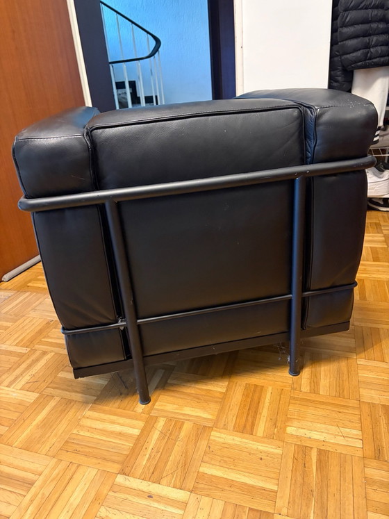Sillón original Cassina LC2 – Le Corbusier – Cuero Negro – Sillones, Metal (photo 4 of 10)