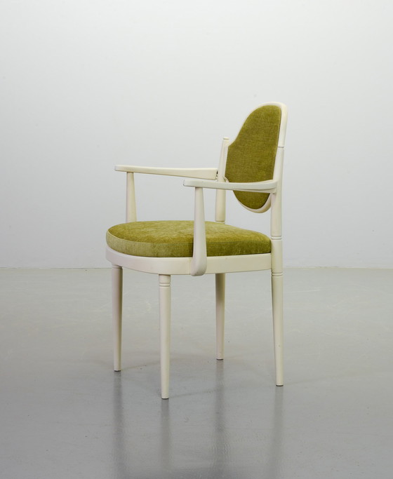 Image 1 of 2 klassieke crèmekleurige Thonet-stoelen model 644 PV met amandelgroene fluwelen bekleding van Hanno von Gustedt, jaren 60
