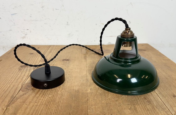 Image 1 of Lampada da soffitto vintage industriale dipinta di verde, anni 2000