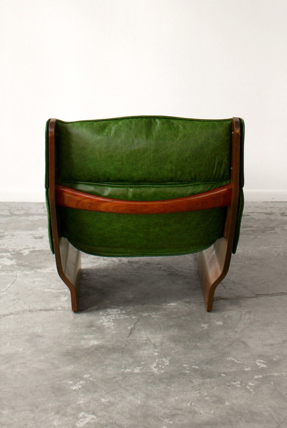 Image 1 of Butaca modelo Canada de cuero de Osvaldo Borsani