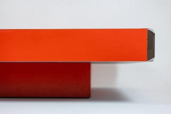 Image 1 of Willy Rizzo. Table basse laquée formant bar. Années 1970.