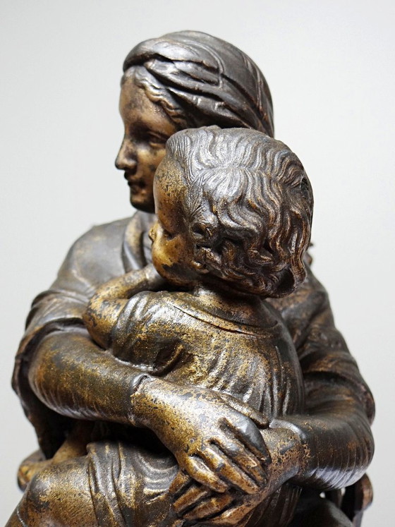 Image 1 of Estatuilla de zinc patinado de la Virgen de la Silla, finales del siglo XIX/principios del siglo XX.