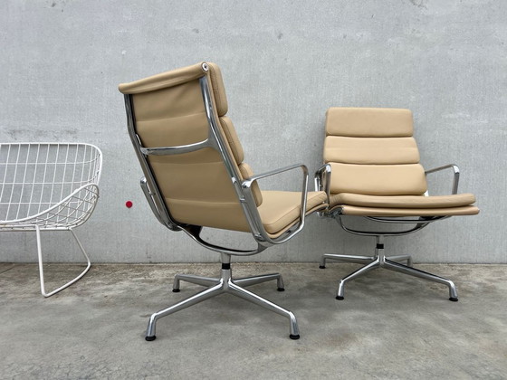 Image 1 of 2 sillones de cuero Vitra Eames EA216