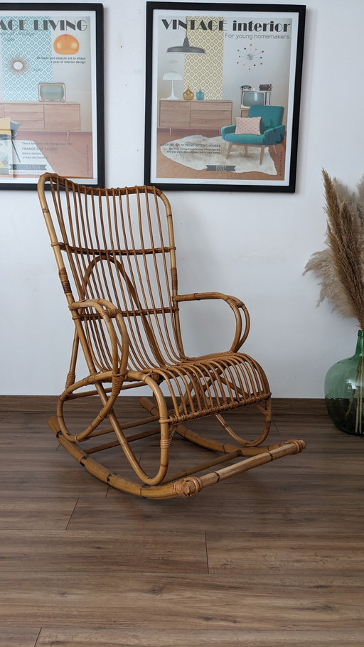 Mecedora vintage de ratán