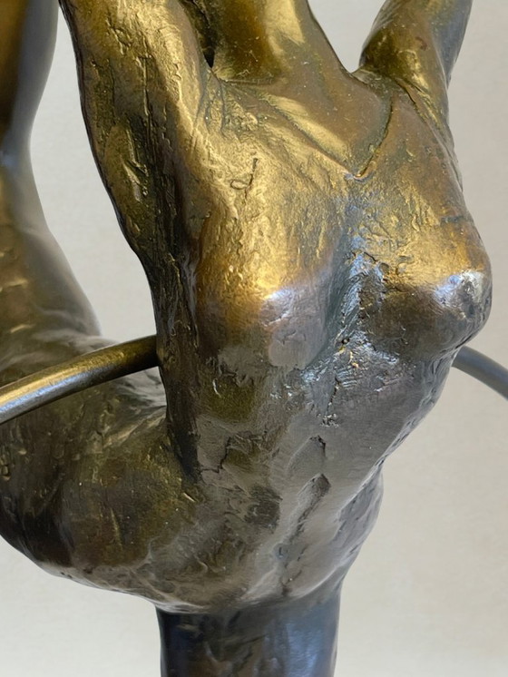 Image 1 of Art Deco sculptuur – Hoepeldanseres – Decoratief brons – Gesigneerd P. Collinet – 39 cm