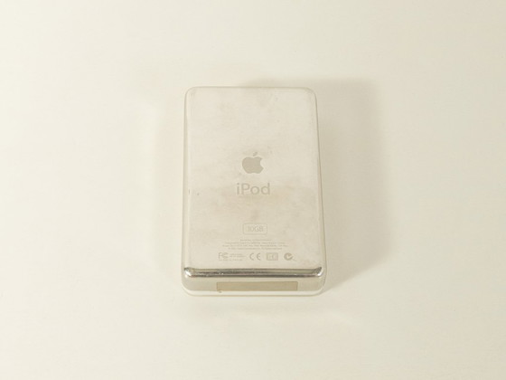 Apple iPod Classic (molette tactile) 10 Go – Décoration, Metal, Plastic (photo 4 of 9)