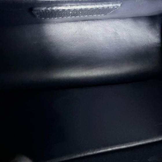 Image 1 of DIOR 30 MONTAIGNE MEDIUM - CAVIALE BLU SCURO CON FINITURE ORO