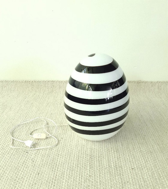 Image 1 of Large ILU di Vetro glass table lamp / floor lamp, egg-shaped Zebra black and white glass, Italian glass Dutch design