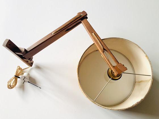 Image 1 of Dänische Lampe aus der Mitte des 20. Jahrhunderts mit hölzernem Scharnierarm