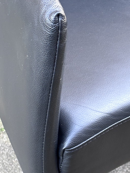 6 sillas de diseño estilo Flip de Bert Plantagie, tapizadas en cuero negro y acero inoxidable.