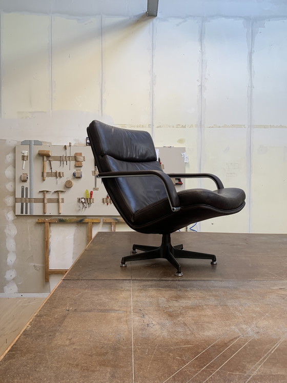 Image 1 of Vintage Artifort F141 fauteuil – Geoffrey Harcourt, bruin leer – origineel