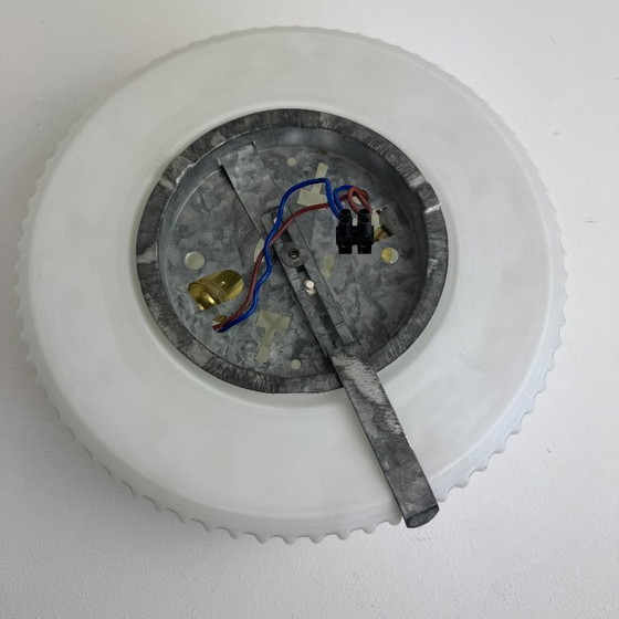 Image 1 of Applique da parete vintage rotonda in vetro opalino