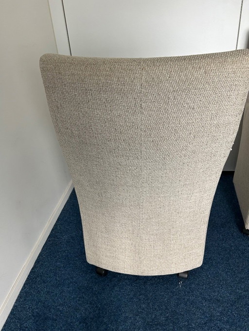 Comfortable sitting meeting/dining room chair Leolux