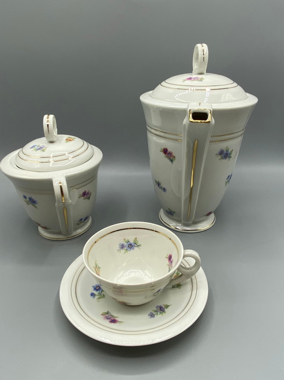 Cafetière, sucrier et tasse en porcelaine de Limoges - Petits motifs floraux et dorures – Objets déco (photo 5 of 8)