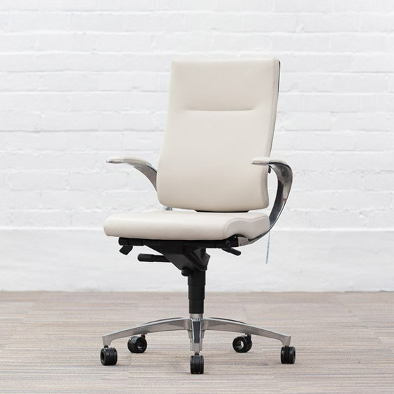 Image 1 of Dauphin In Touch 5410 Executive chair