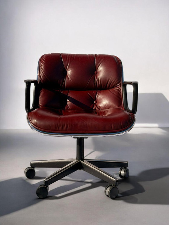 Image 1 of Charles Pollock bureaustoel, bordeauxrood leer - Knoll International (gesigneerde editie)