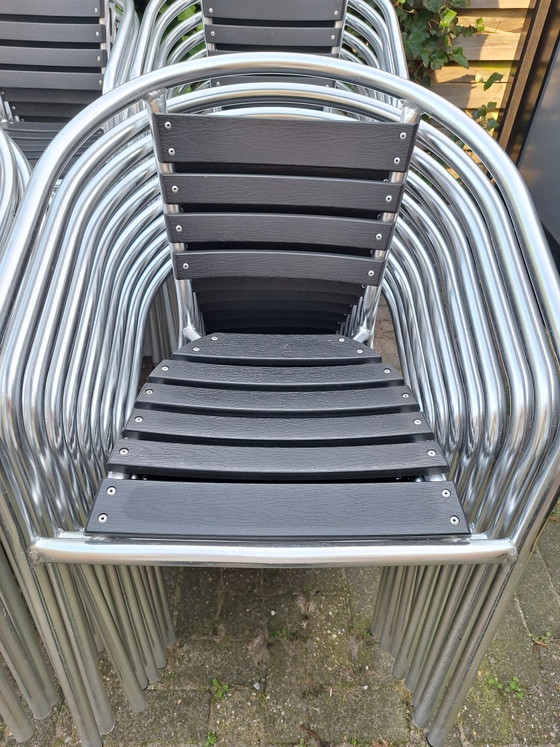 129 Garden Chairs Black and Chrome, As Good As New – Plastic, Aluminium (photo 2 of 5)