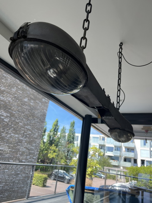 Lampada vintage, realizzata con lampioni stradali. – hanglampen, Glass, Metal (photo 2 of 6)