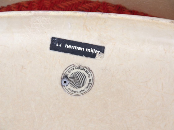 Image 1 of Suite aus 4 drehbaren Space Age-Stühlen. Bezug aus dem Original. Charles Eames - Herman Miller