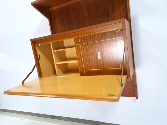 Image 1 of Système mural modulaire Teak TEPE Mobel avec étagères et placard