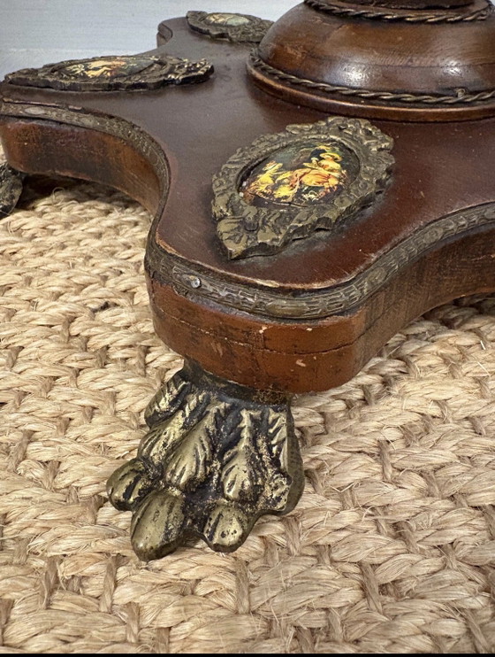 Antique Round Pedestal Side Table with Marquetry & Gilt Bronze Details – Tavolini, Ceramic (photo 10 of 15)