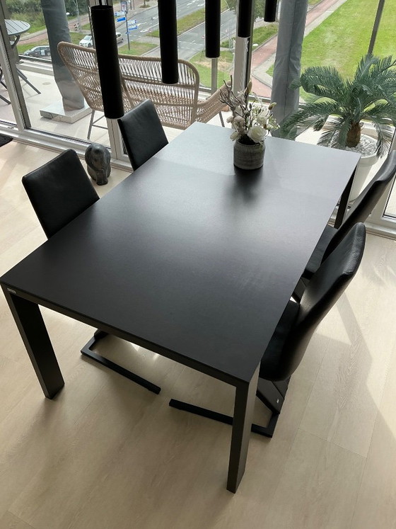 4 sedie di design Rolf Benz nere – Sedie da pranzo, Leather, Metal (photo 6 of 6)
